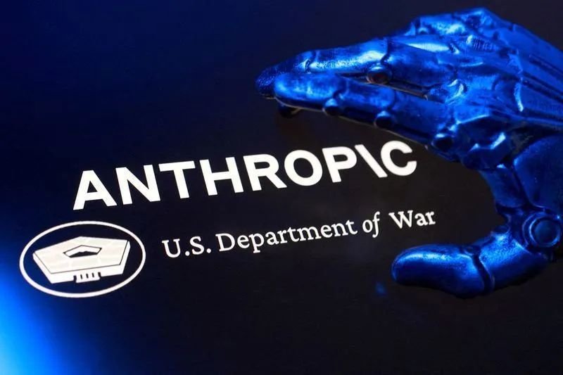 Logotipo da Anthropic em frente a prédio de escritórios