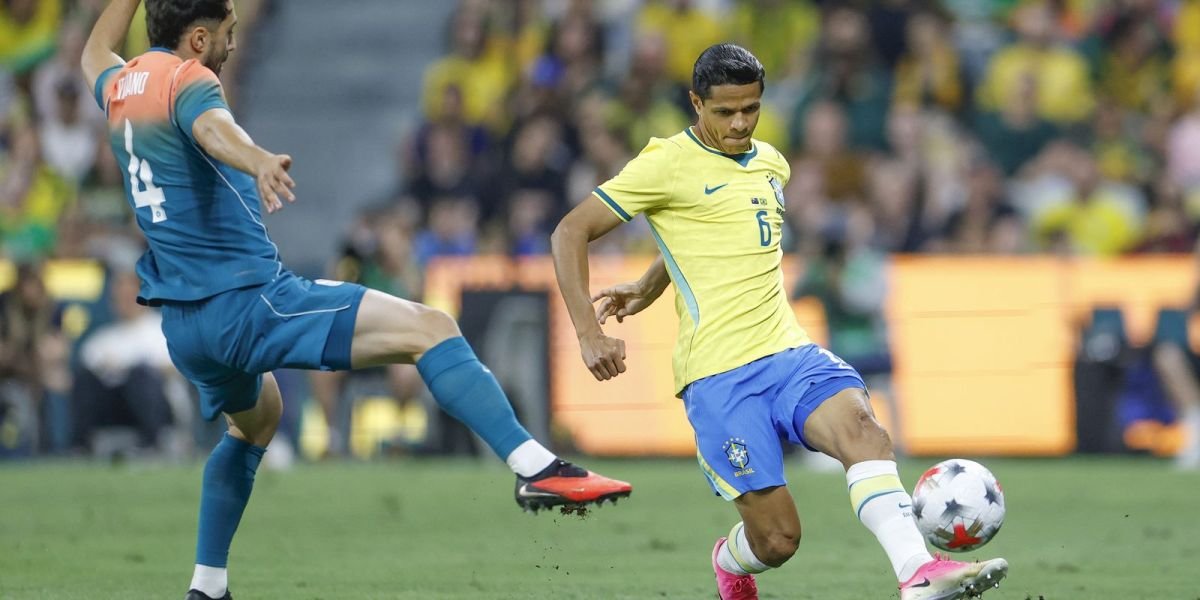 Seleção brasileira em campo contra a Austrália em Townsville