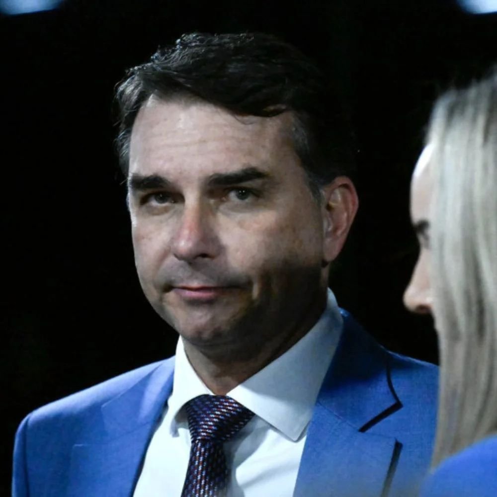 Flávio Bolsonaro em evento de campanha