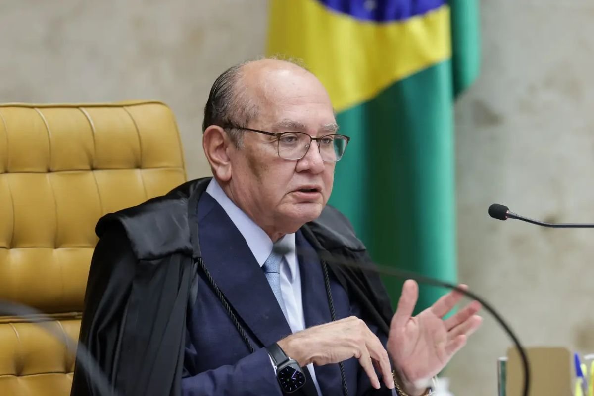 Ministro Gilmar Mendes no plenário do STF