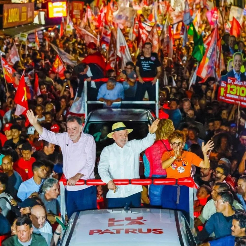 Luiz Inácio Lula da Silva em comício durante campanha em Belo Horizonte