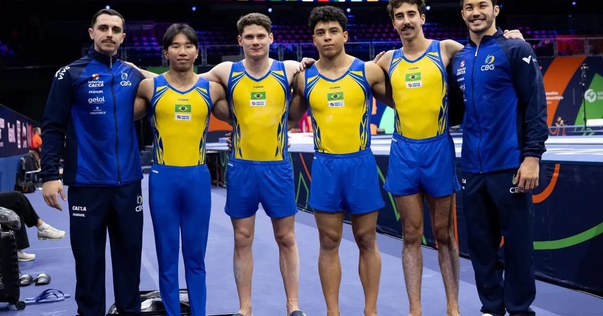 Arthur Nory após queda na barra fixa durante as eliminatórias do Mundial de ginástica