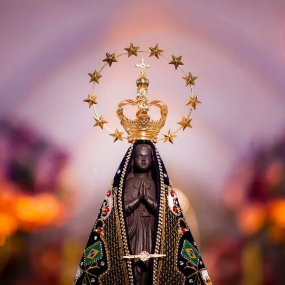 Fiéis na Basílica Nacional de Nossa Senhora Aparecida