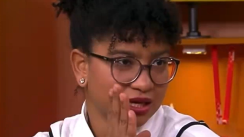 Tia Milena durante o Bate-Papo BBB