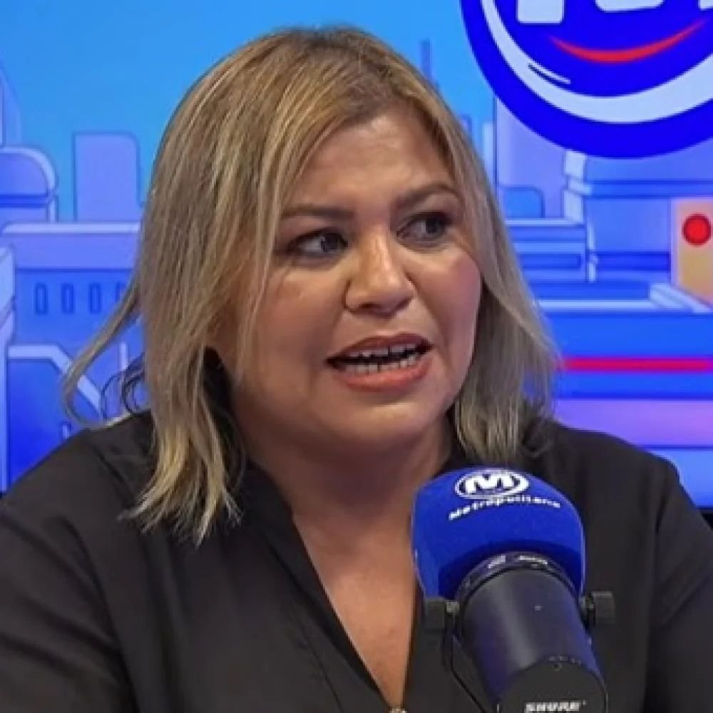 Lene Sensitiva participa de programa de rádio